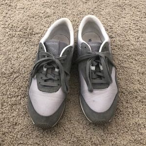 Reebok women’s athletic shoes sz8